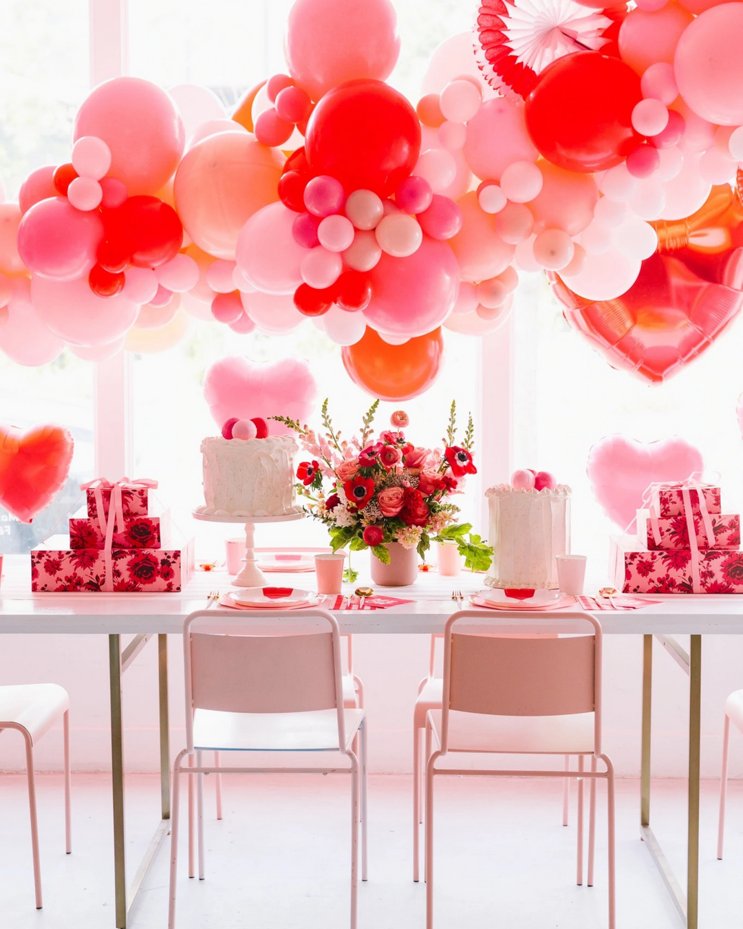 Valentine's Day party Valentine's Day party decorations Valentine's Day party supplies pink and red balloons