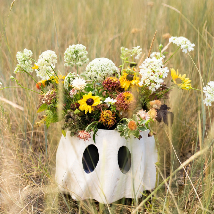 BETHANY LOWE GHOST BUCKET Bethany Lowe Designs Halloween Home Decor Bethany Lowe Ghost Bucket - Vintage Halloween Home Decor | Bonjour Fête Bonjour Fete - Party Supplies