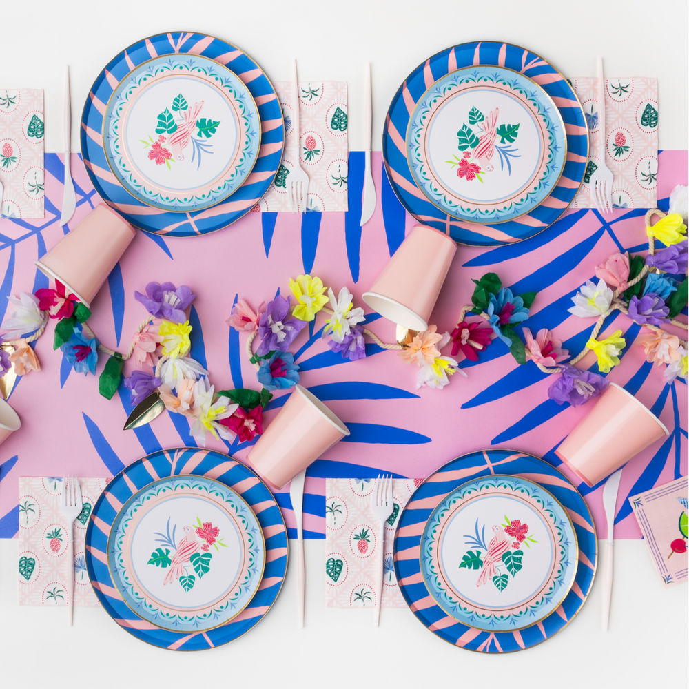 LUAU PALM TABLE RUNNER Bonjour Fête Table Covers & Placemats LUAU PALM TABLE RUNNER Bonjour Fete - Party Supplies