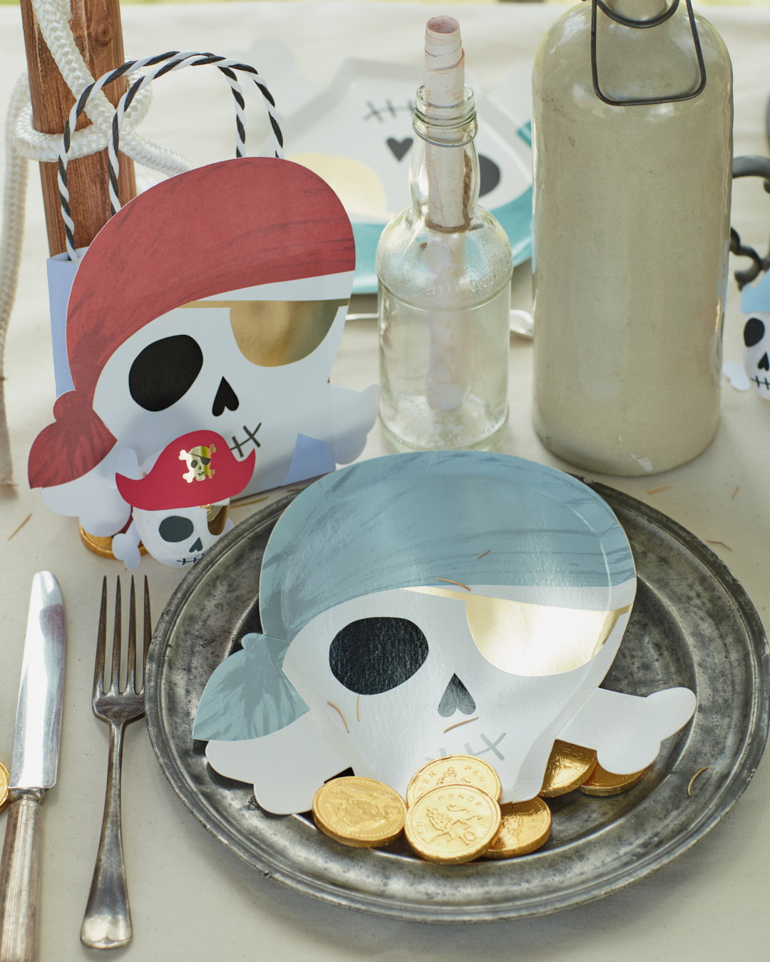 pirate party treasure hunt birthday pirate hats skull and crossbones decorations shipwreck theme