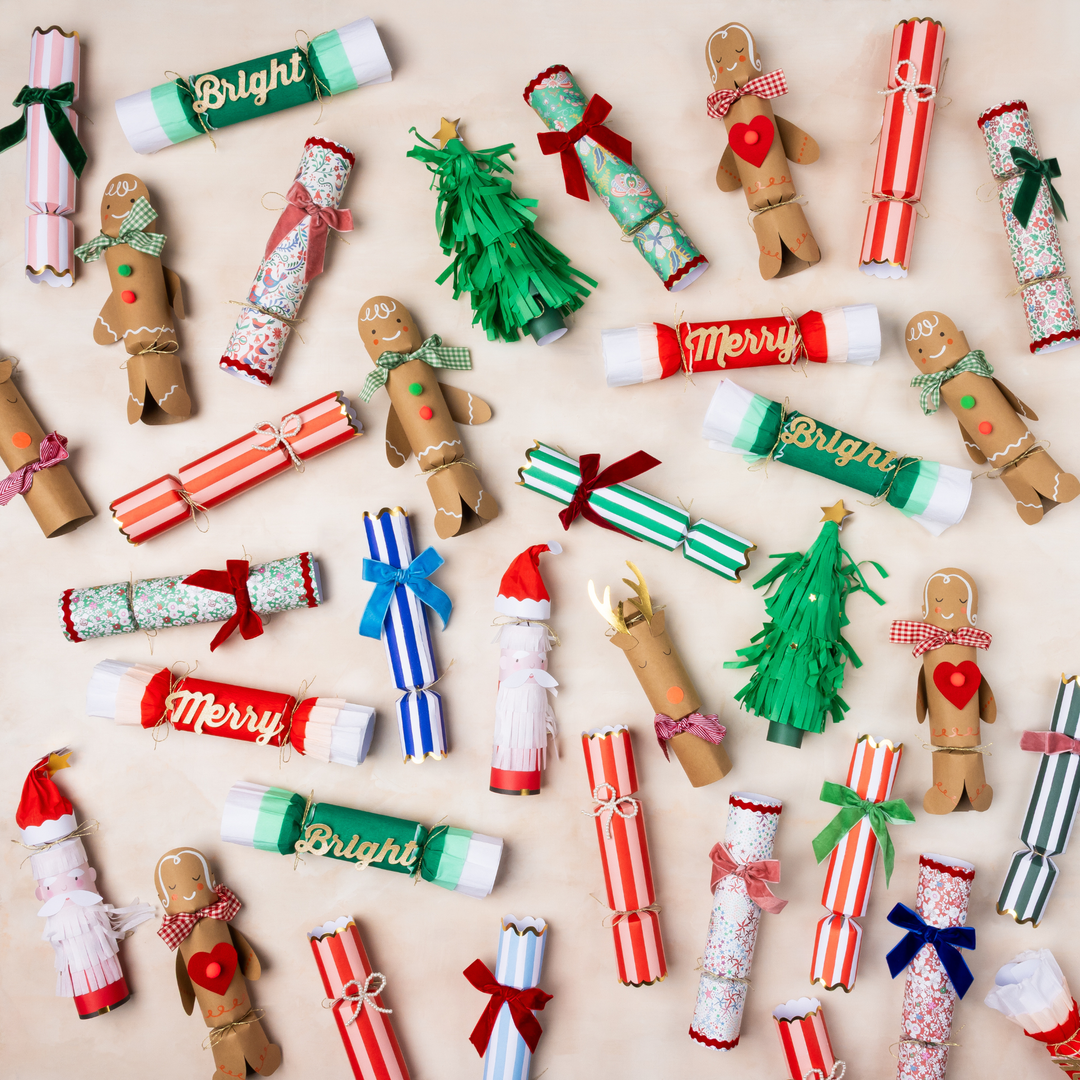 RED & GREEN CHRISTMAS CREPE CRACKERS Meri Meri Christmas Holiday Crackers RED & GREEN CHRISTMAS CREPE CRACKERS Bonjour Fete - Party Supplies