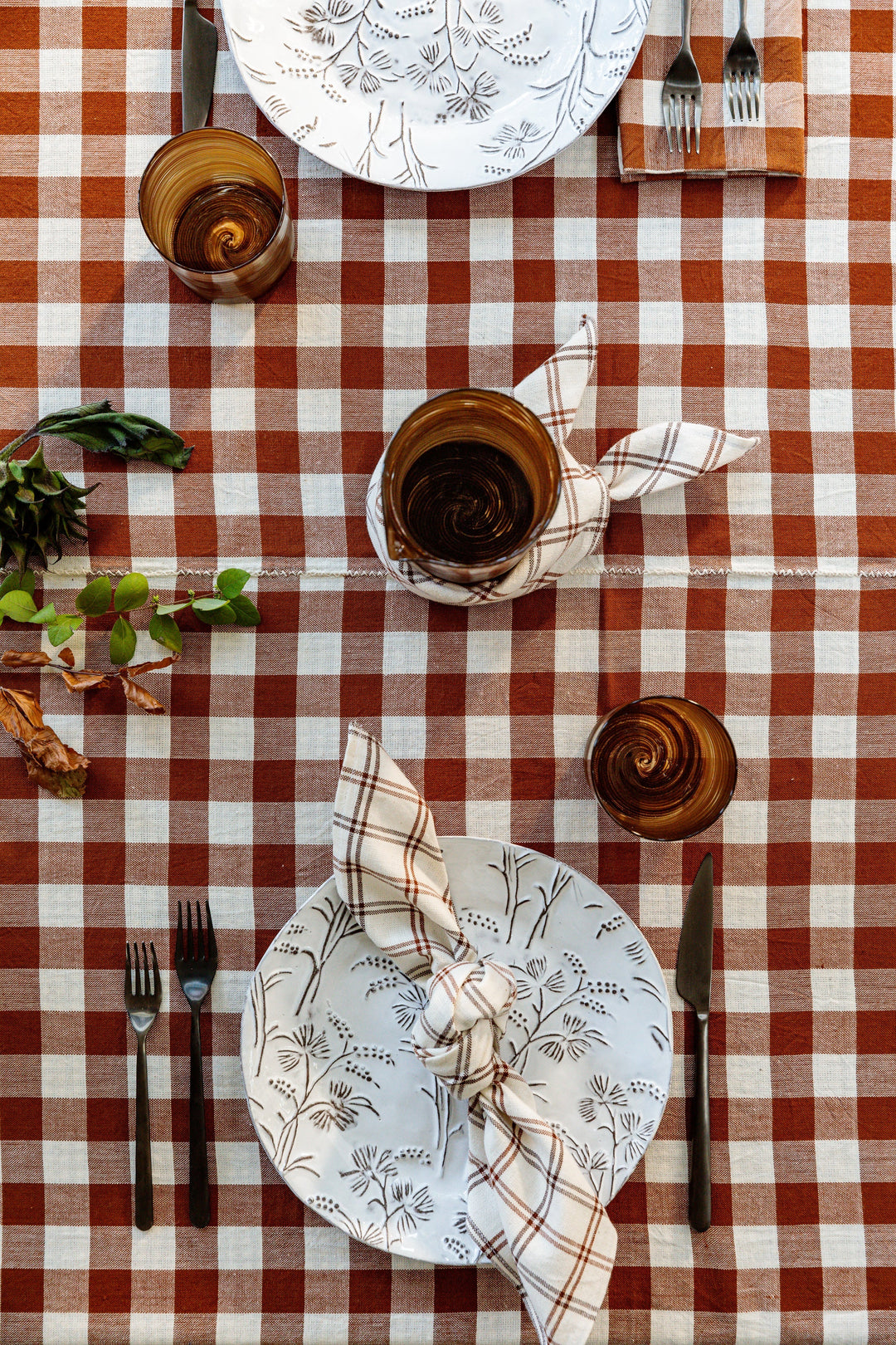 GINGHAM - Nutmeg Tablecloth Heather Taylor Home variable GINGHAM - Nutmeg Tablecloth Bonjour Fete - Party Supplies