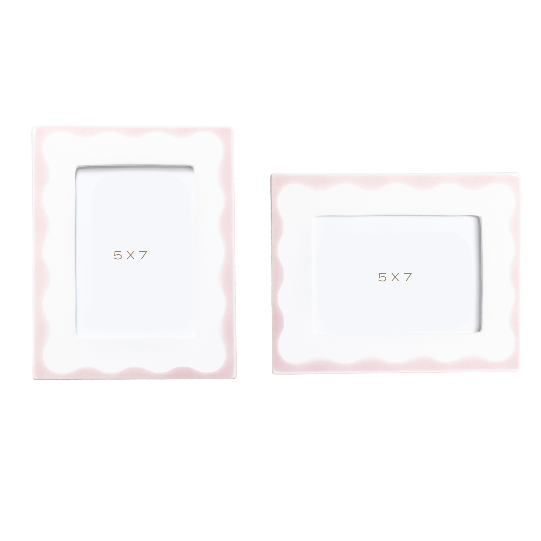 Customizable Scallop Picture Frame
