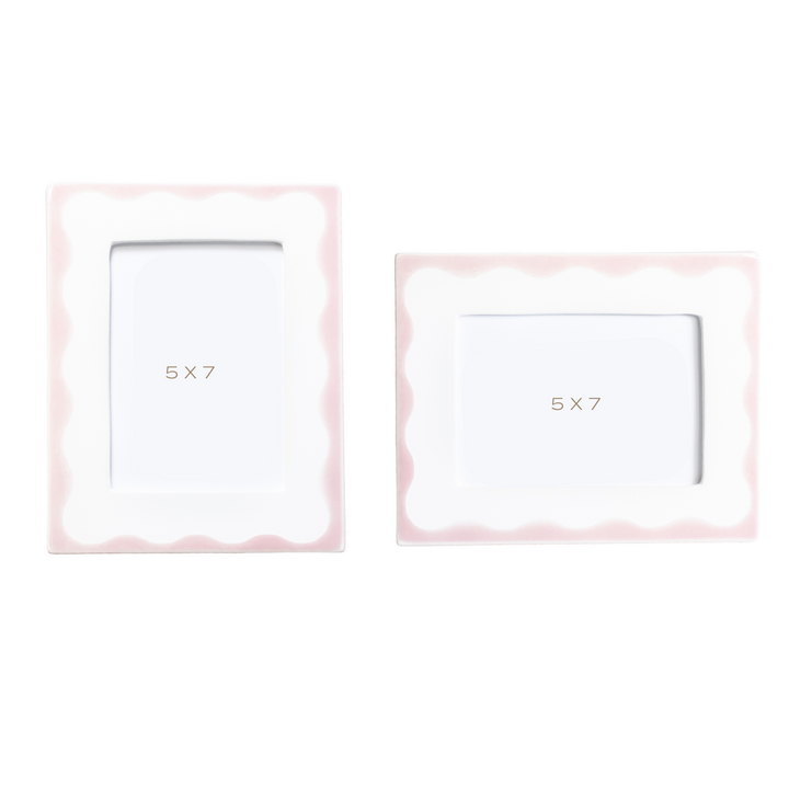 Customizable Scallop Picture Frame