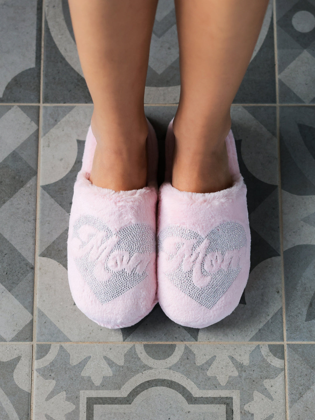 Shiraleah "Mom" Heart Slippers, Blush Shiraleah Retail Slippers Shiraleah "Mom" Heart Slippers, Blush Bonjour Fete - Party Supplies