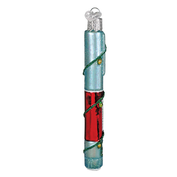 Side view of the injection pen ornament with string lights spiraling down its length