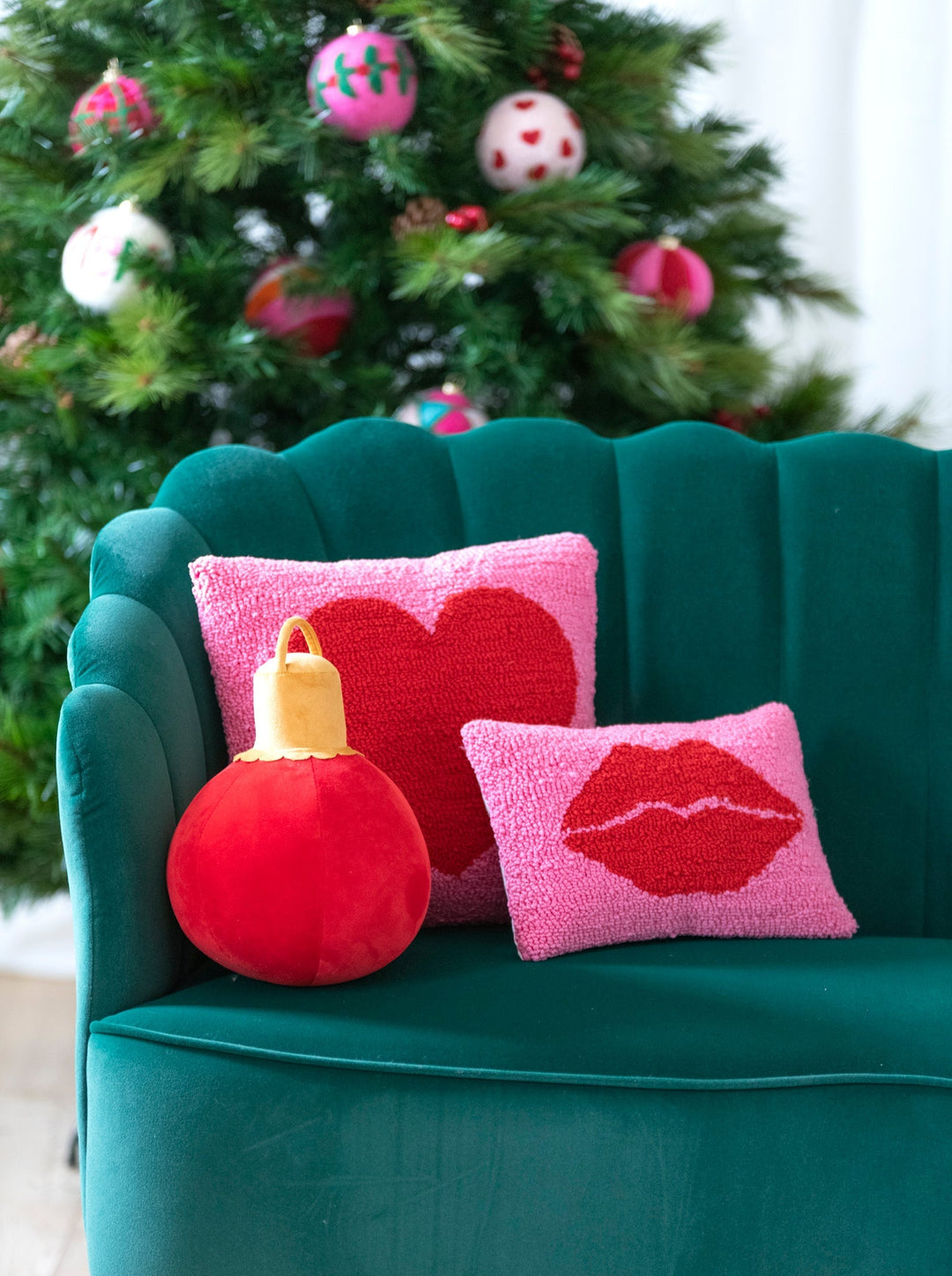 Shiraleah Heart Pillow, Pink Shiraleah Retail Décor Shiraleah Heart Pillow, Pink Bonjour Fete - Party Supplies