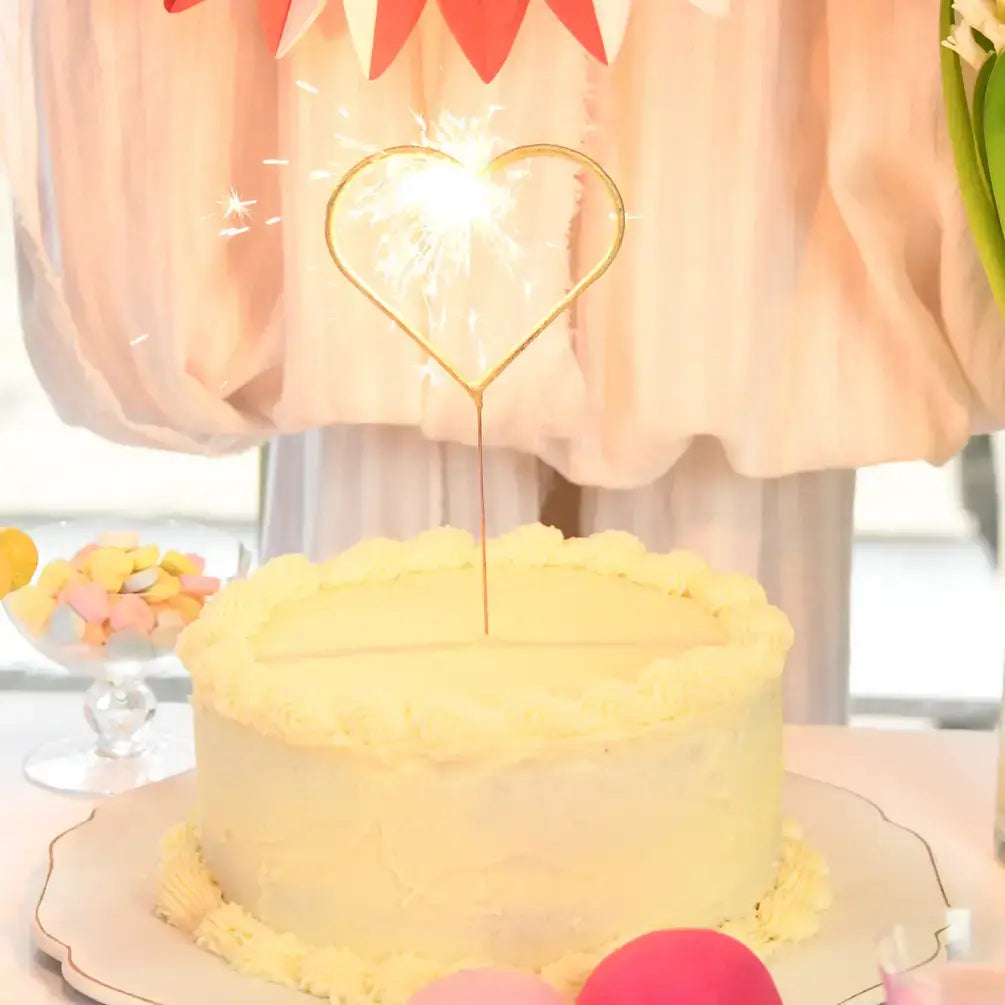 GRANDE GOLD HEART SPARKLER WAND TOPS Malibu Birthday Candles & Sparklers GRANDE GOLD HEART SPARKLER WAND Bonjour Fete - Party Supplies