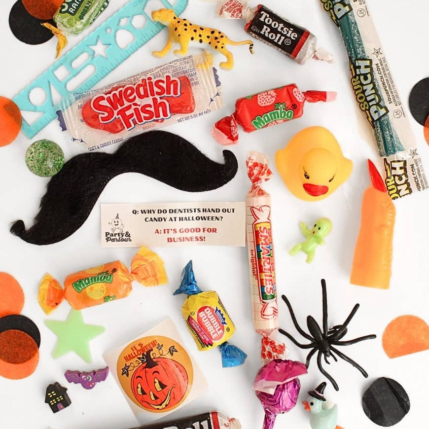 Hand packed kraft Halloween bon bon holding 17 to 20 small surprises
