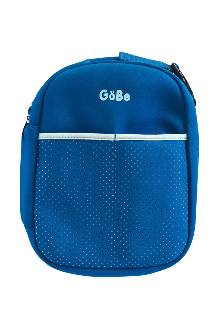 Blue GoBe insulated lunch bag, front view with the zip closure