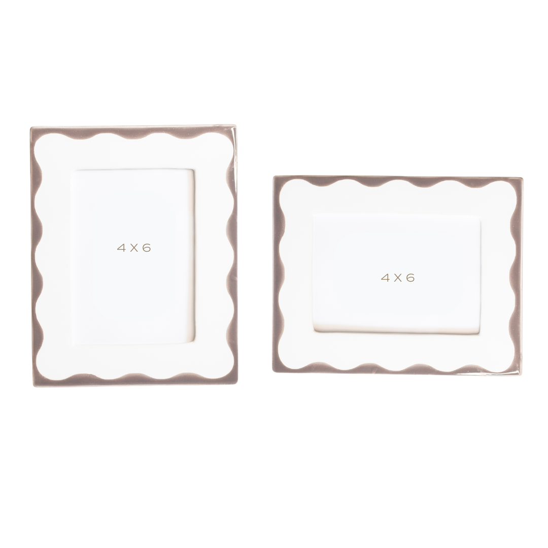 Customizable Scallop Picture Frame