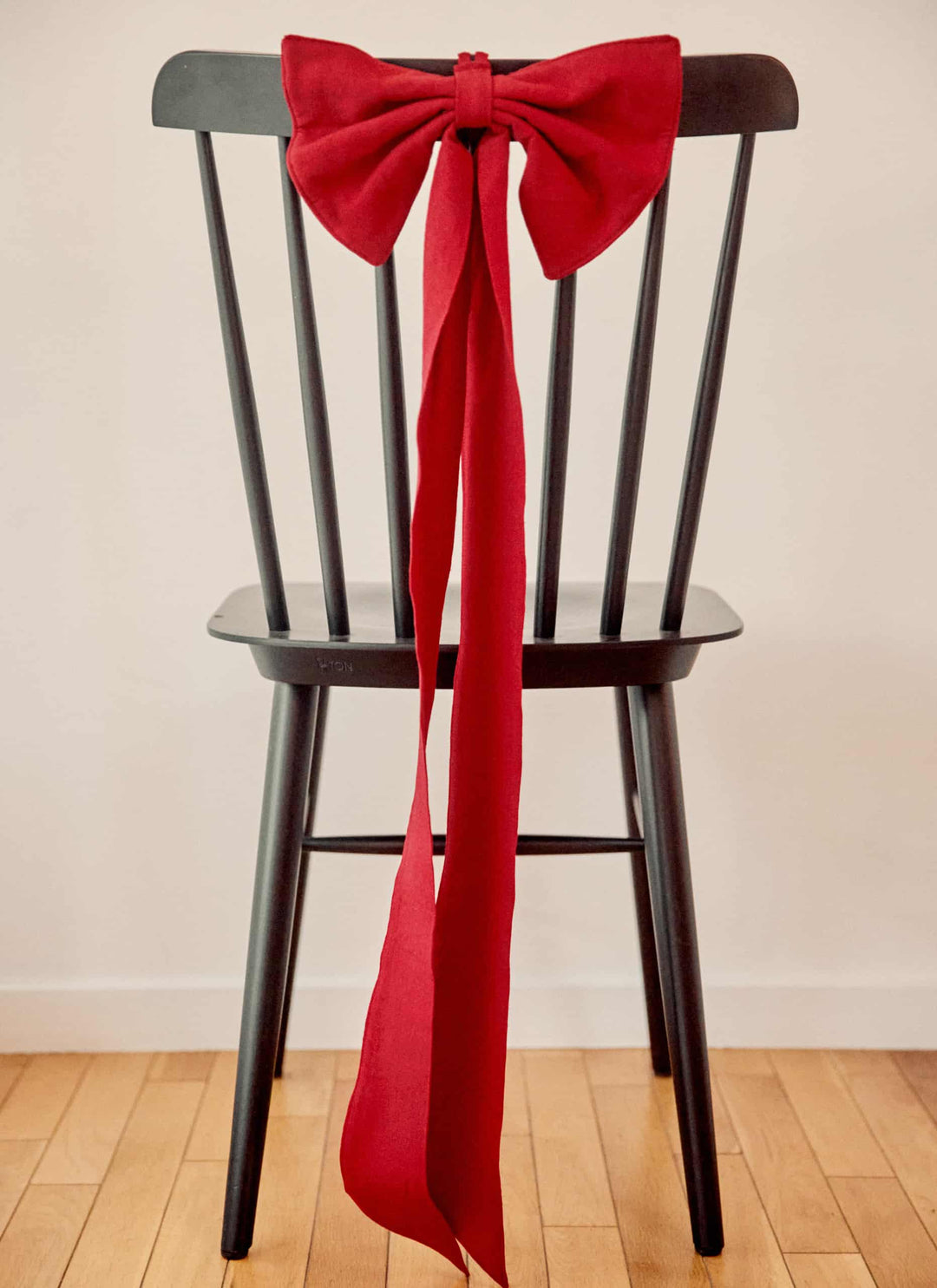 SOLID - Red Fabric Bow Heather Taylor Home simple SOLID - Red Fabric Bow Bonjour Fete - Party Supplies