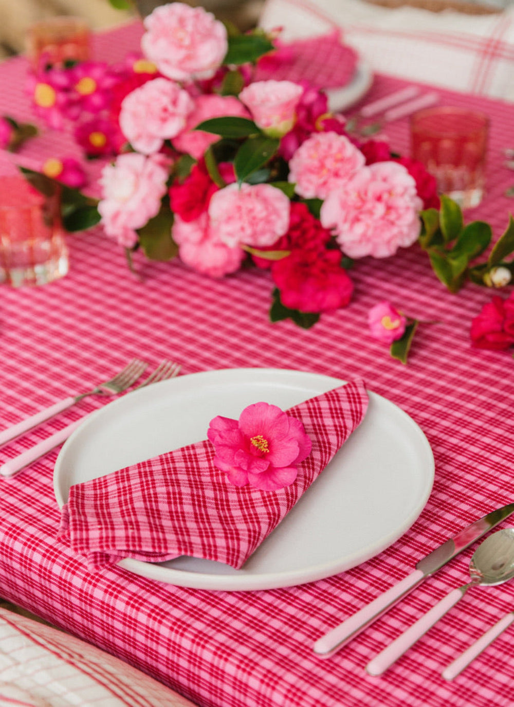 KATHERINE PLAID - Valentine Napkins Heather Taylor Home simple KATHERINE PLAID - Valentine Napkins Bonjour Fete - Party Supplies