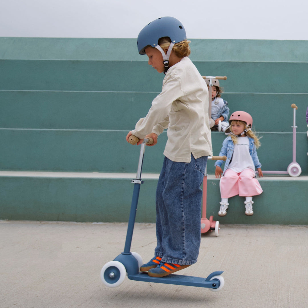 BANWOOD ECO SCOOTER DEEP SEA Banwood SCOOTER BANWOOD ECO SCOOTER DEEP SEA Bonjour Fete - Party Supplies