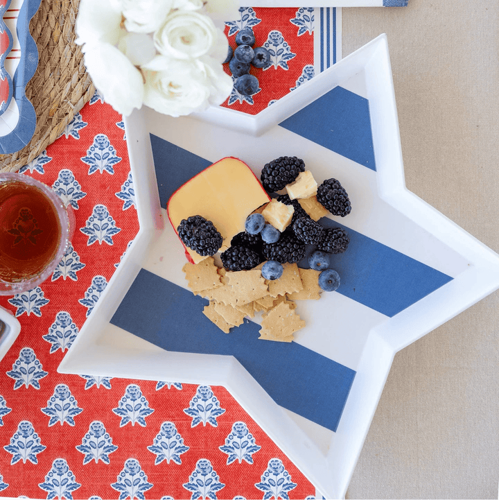 Set of 3 stackable star-shaped bamboo trays in patriotic stripe and floral prints