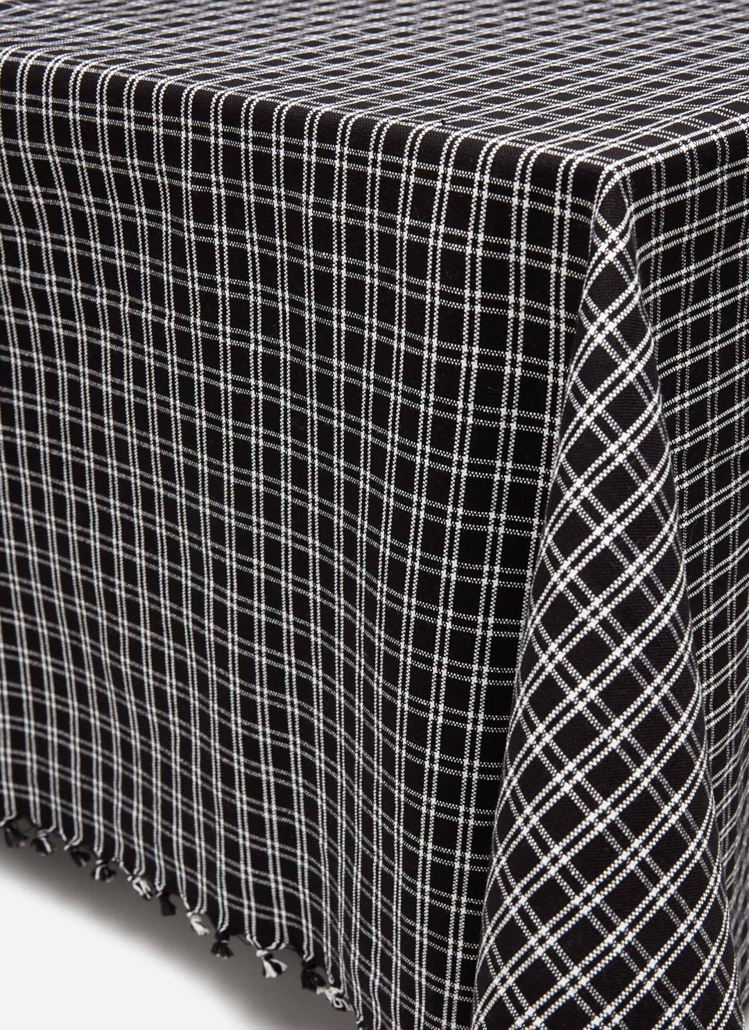 HARRISON PLAID - Black Tablecloth Heather Taylor Home HARRISON PLAID - Black Tablecloth Bonjour Fete - Party Supplies