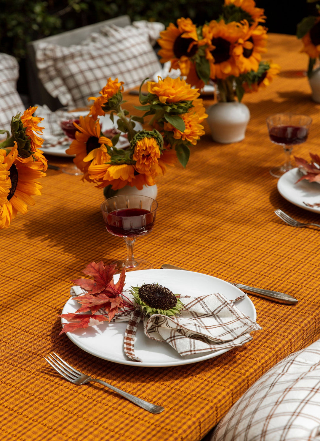 SOHO - Two Toned Amber Tablecloth Heather Taylor Home variable SOHO - Two Toned Amber Tablecloth Bonjour Fete - Party Supplies