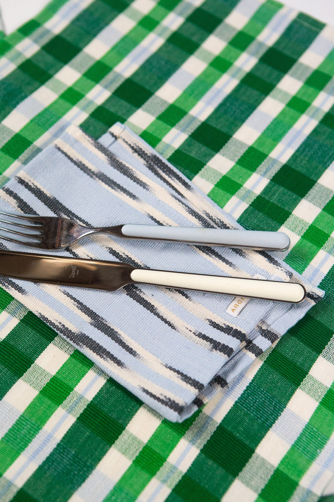 Josefina Plaid Placemat Set Archive New York Kitchen Josefina Plaid Placemat Set Bonjour Fete - Party Supplies