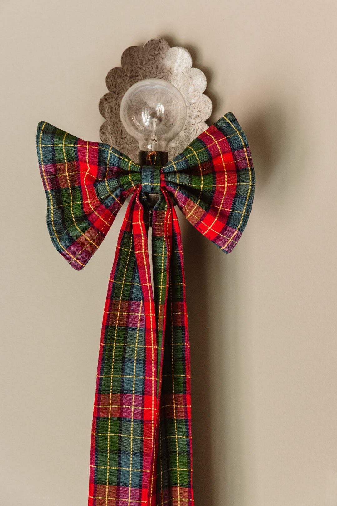 HOLLY PLAID - Multi Fabric Bow Heather Taylor Home simple HOLLY PLAID - Multi Fabric Bow Bonjour Fete - Party Supplies