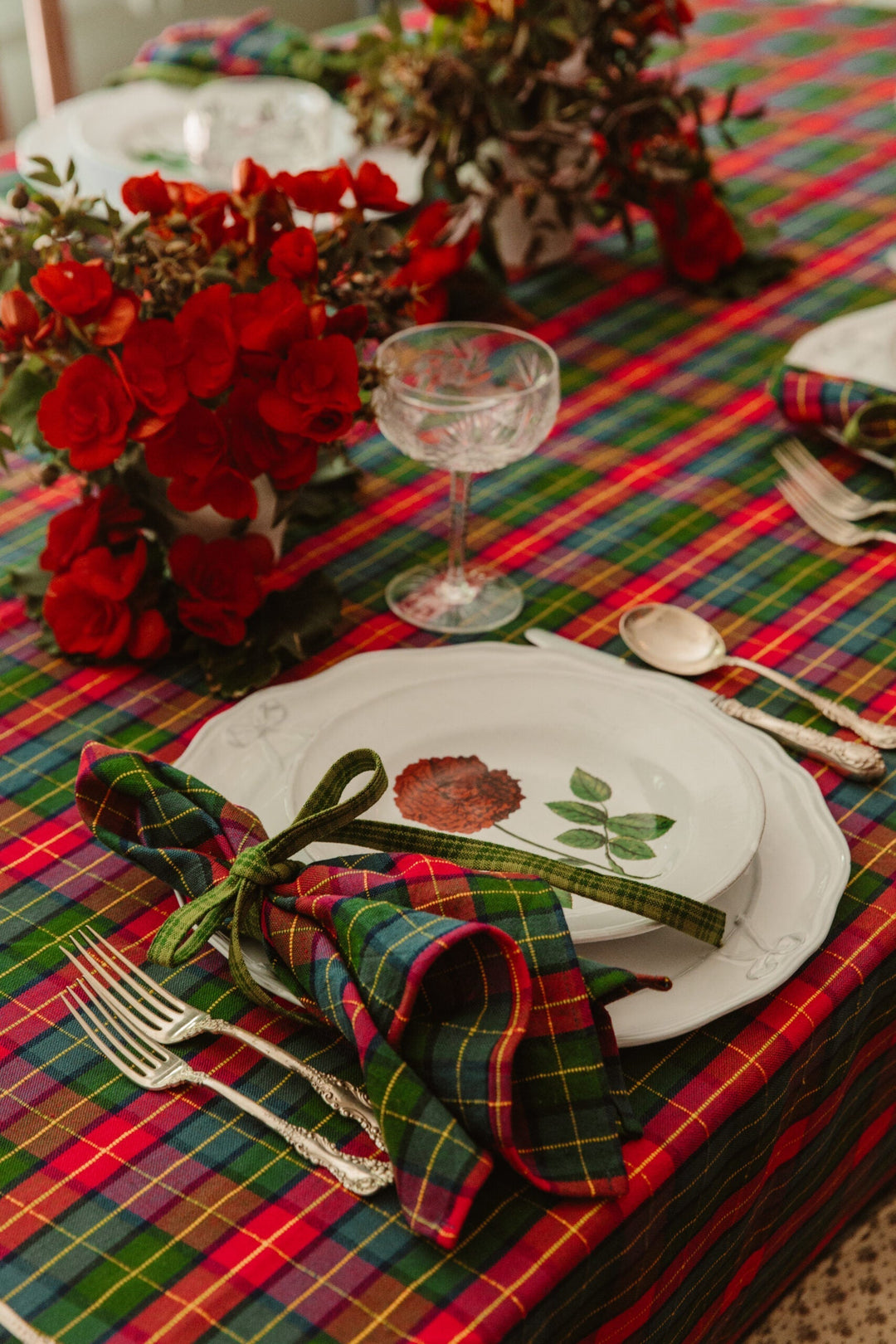 HOLLY PLAID -  Multi Color Napkins Heather Taylor Home simple HOLLY PLAID -  Multi Color Napkins Bonjour Fete - Party Supplies