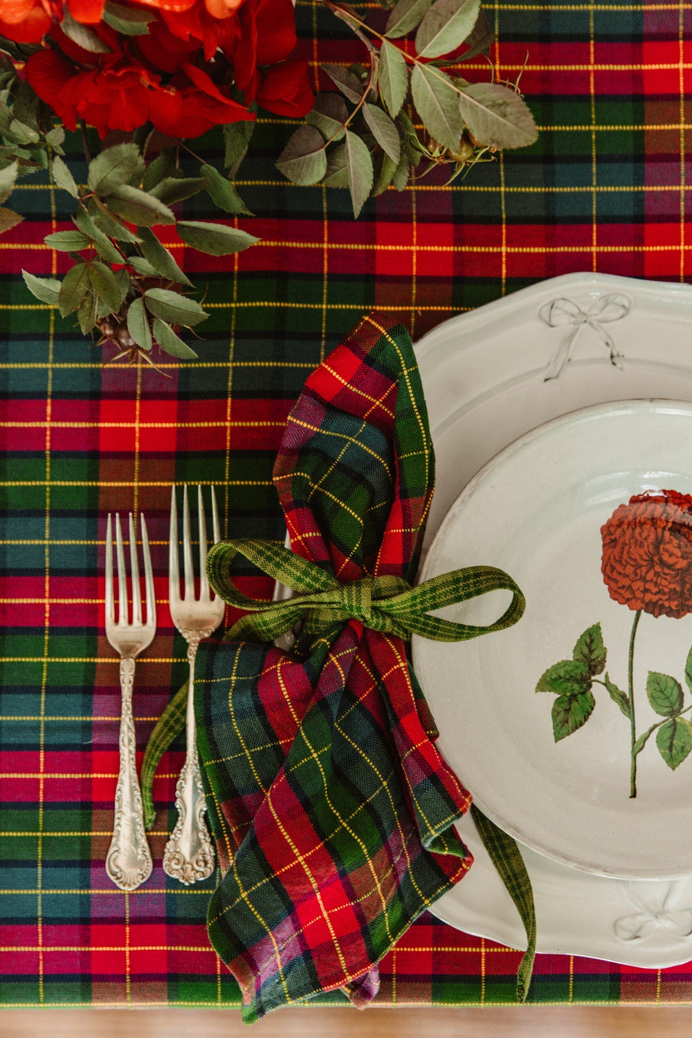 HOLLY PLAID -  Multi Color Napkins Heather Taylor Home simple HOLLY PLAID -  Multi Color Napkins Bonjour Fete - Party Supplies