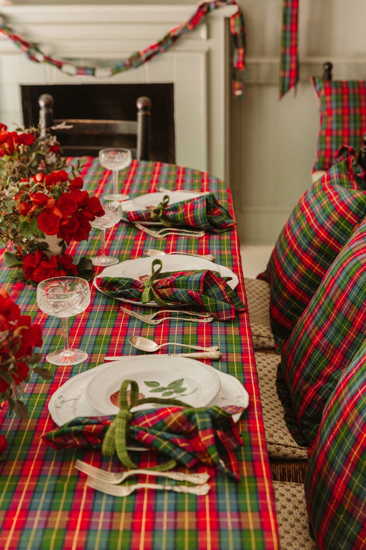 HOLLY PLAID - Multi Tablecloth Heather Taylor Home variable HOLLY PLAID - Multi Tablecloth Bonjour Fete - Party Supplies