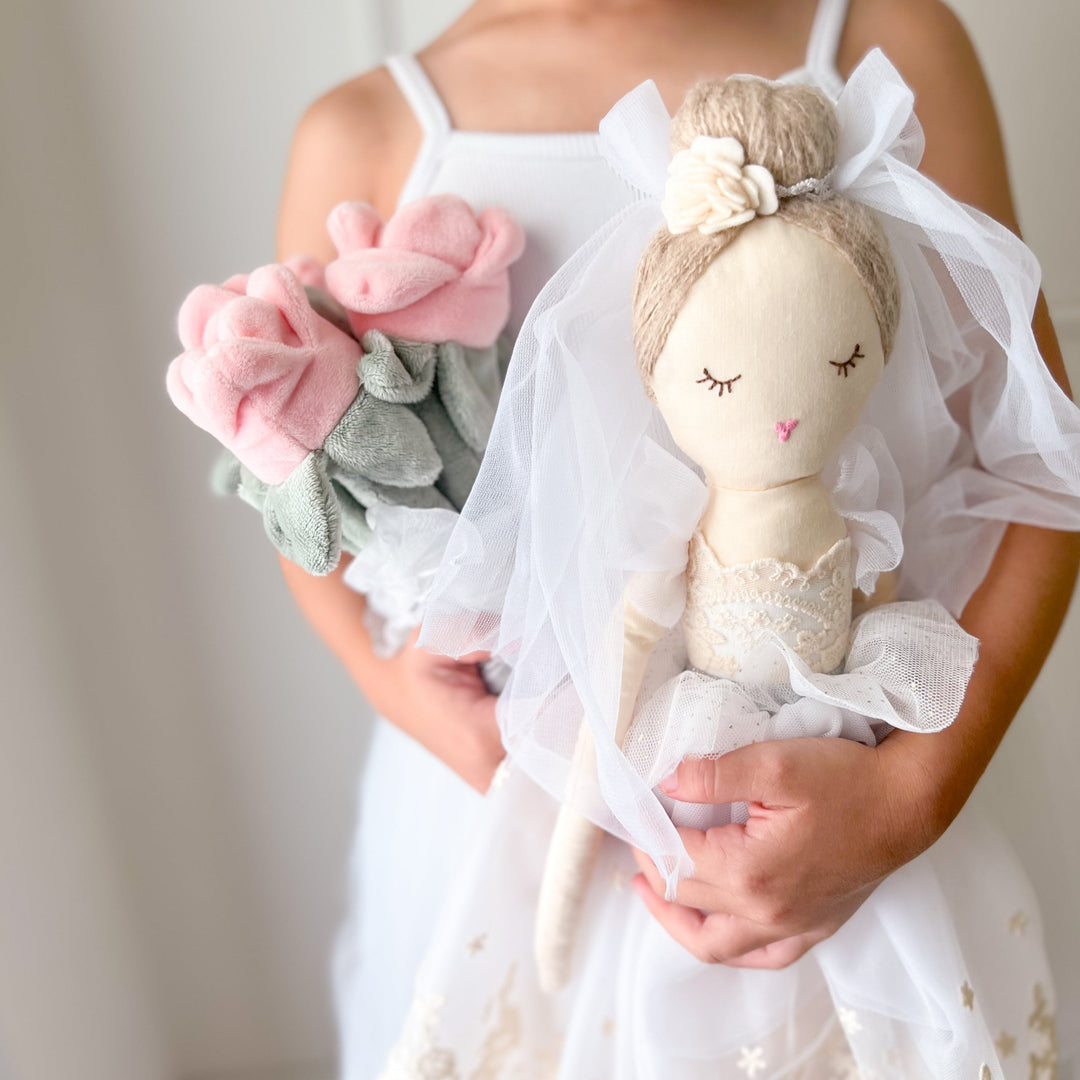 Plush Rose Bouquet in Soft Pink by Mon Ami