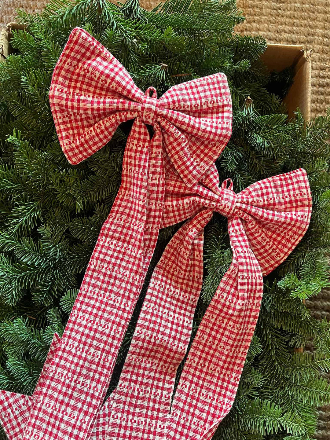 SOHO - Red Fabric Bow Heather Taylor Home simple SOHO - Red Fabric Bow Bonjour Fete - Party Supplies
