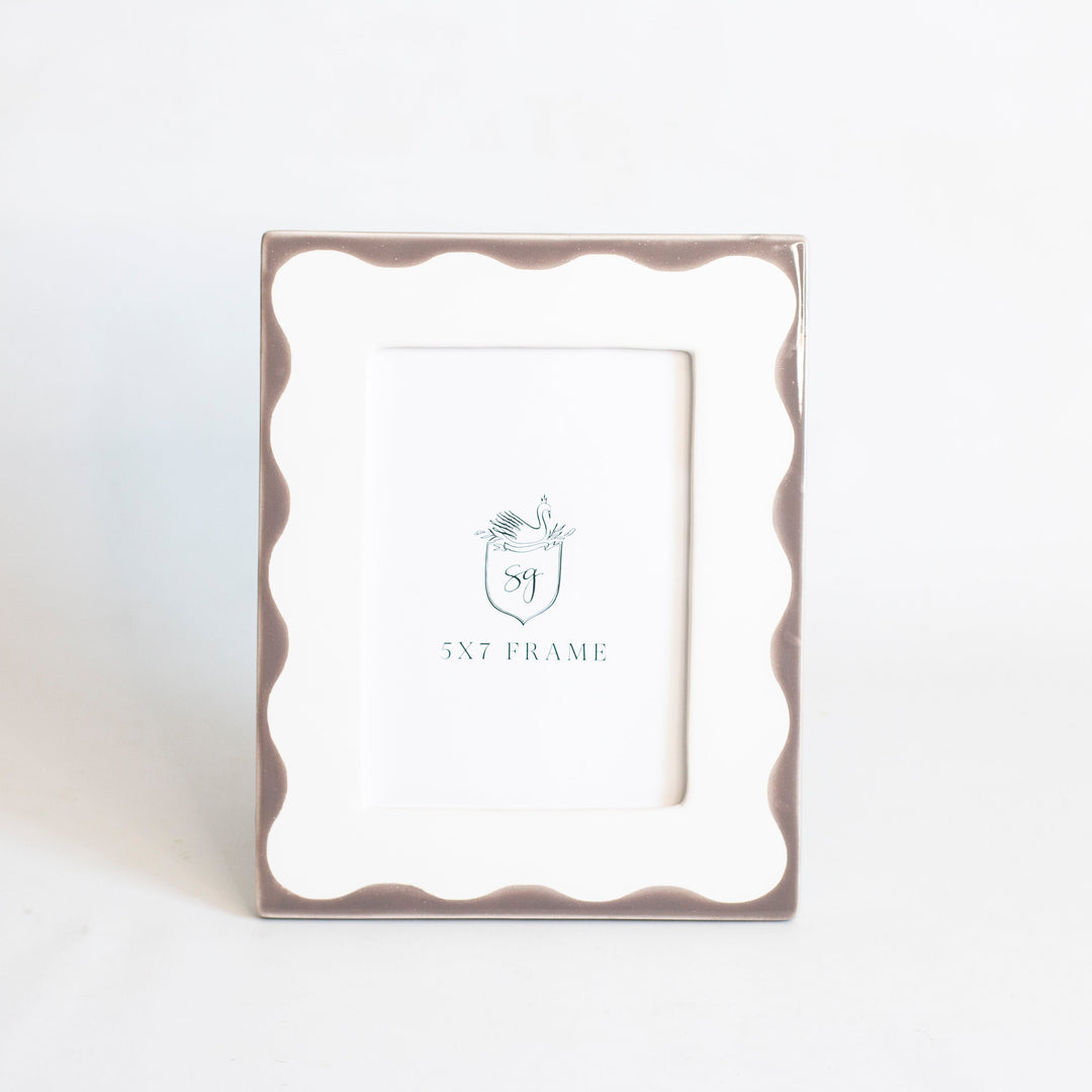 Customizable Scallop Picture Frame