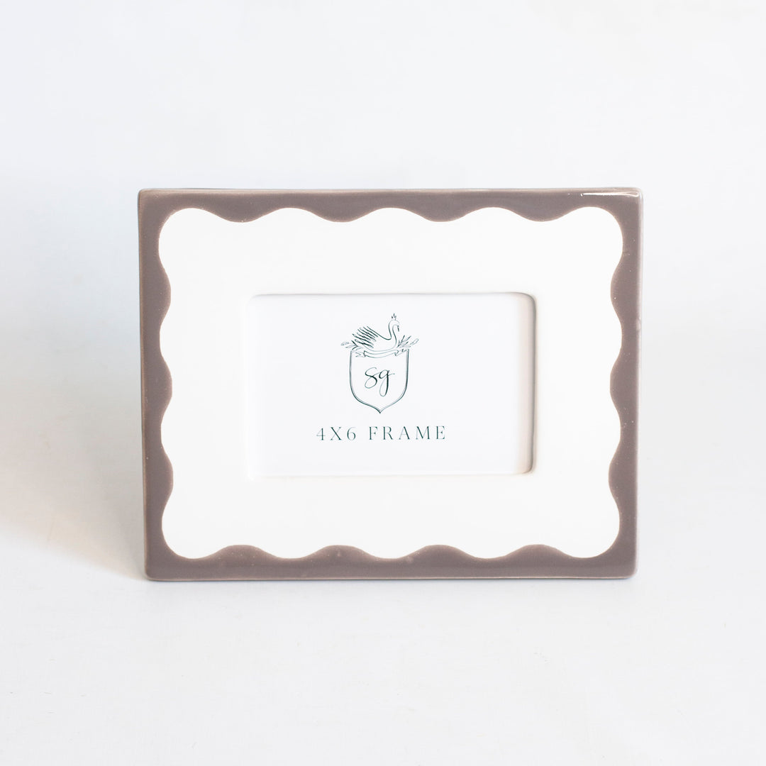 Customizable Scallop Picture Frame