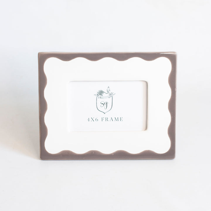 Customizable Scallop Picture Frame