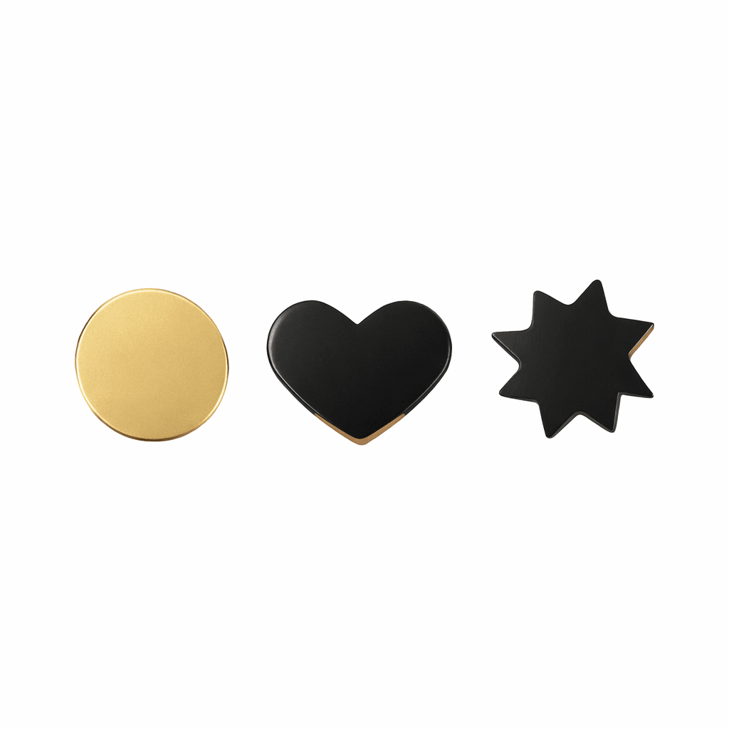 30 gram pack of gold party confetti