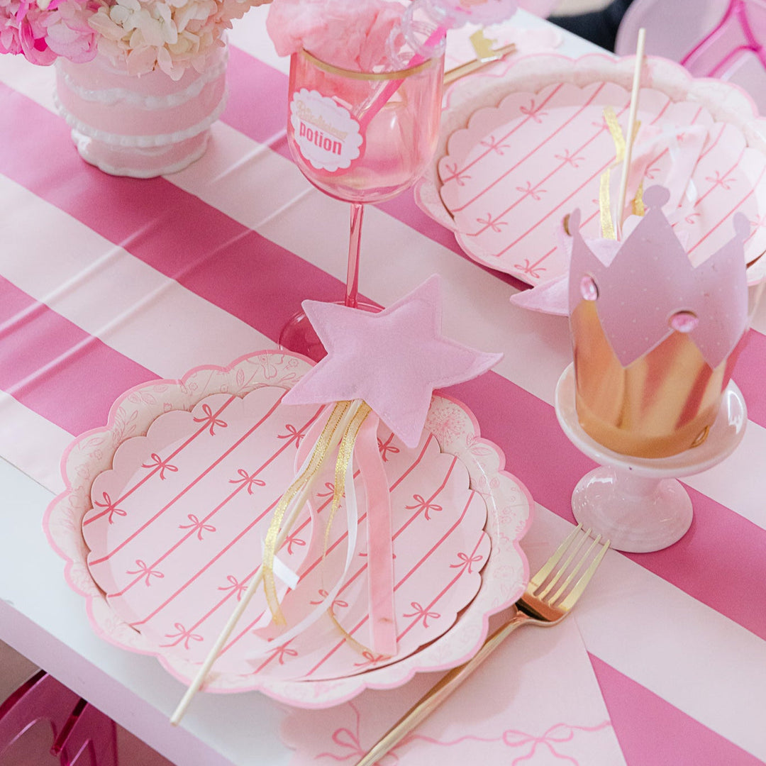 PETAL PINK SIGNATURE BOW SMALL PLATES Bonjour Fete Plates PETAL PINK SIGNATURE BOW SMALL PLATES Bonjour Fete - Party Supplies