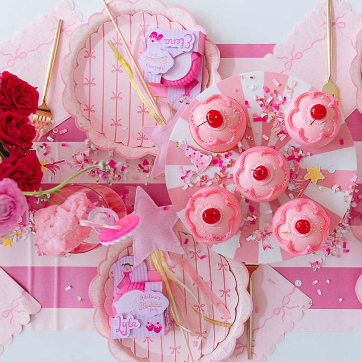 PETAL PINK SIGNATURE BOW SMALL PLATES Bonjour Fete Plates PETAL PINK SIGNATURE BOW SMALL PLATES Bonjour Fete - Party Supplies