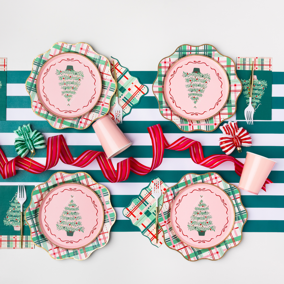 CHRISTMAS PLAID LARGE NAPKINS Bonjour Fete Napkins Christmas Plaid Large Napkins | Holiday Party Supplies | Bonjour Fête Bonjour Fete - Party Supplies