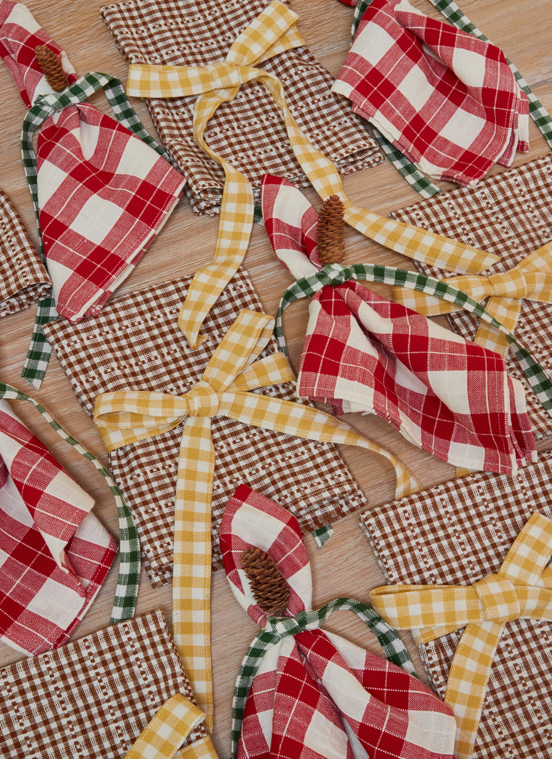 ANNABELLE PLAID - Red Napkins Heather Taylor Home simple ANNABELLE PLAID - Red Napkins Bonjour Fete - Party Supplies
