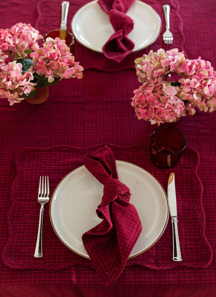 SOHO - Two Toned Bordeaux Napkins Heather Taylor Home simple SOHO - Two Toned Bordeaux Napkins Bonjour Fete - Party Supplies