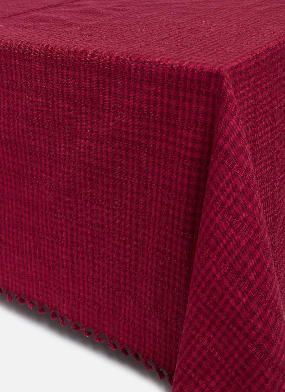 SOHO - Two Toned Bordeaux Tablecloth Heather Taylor Home variable Large SOHO - Two Toned Bordeaux Tablecloth Bonjour Fete - Party Supplies