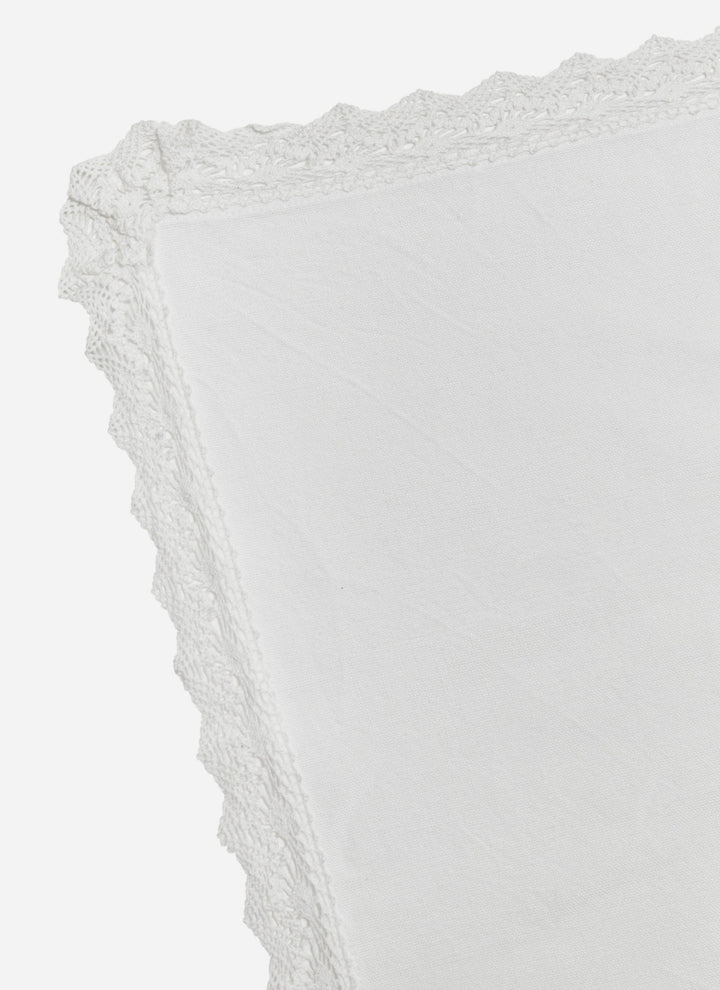 LACE - White Tablecloth Heather Taylor Home variable LACE - White Tablecloth Bonjour Fete - Party Supplies