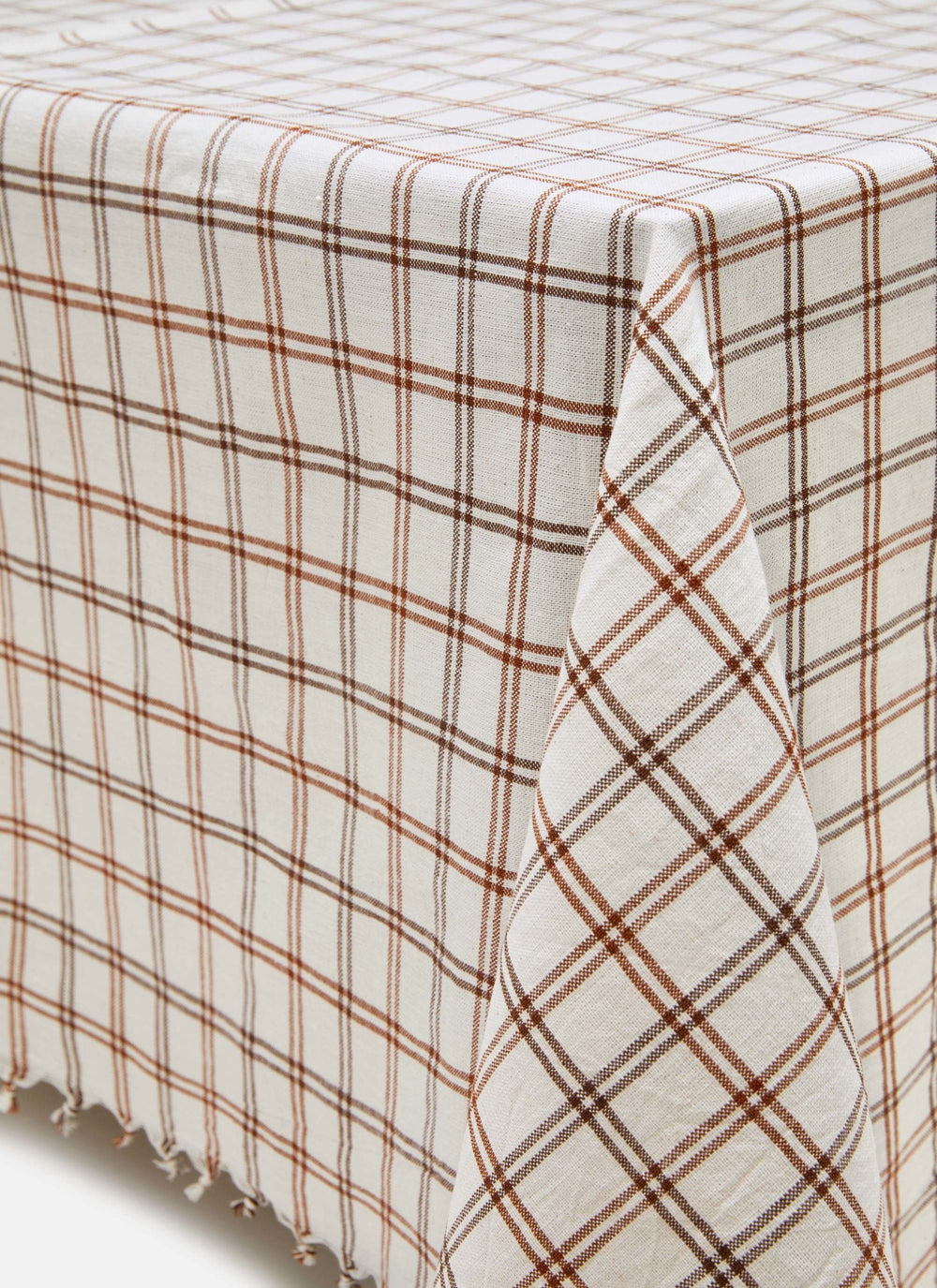 MAYFAIR PLAID - Nutmeg Tablecloth Heather Taylor Home MAYFAIR PLAID - Nutmeg Tablecloth Bonjour Fete - Party Supplies