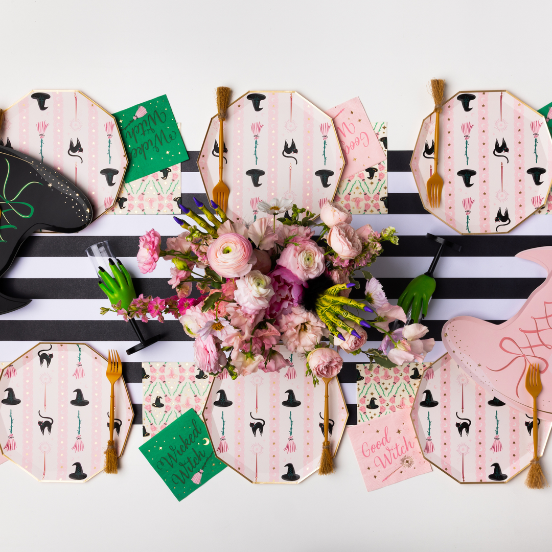 WITCH HAT & BROOM LARGE PLATES Bonjour Fete Plates WITCH HAT & BROOM LARGE PLATES Bonjour Fete - Party Supplies