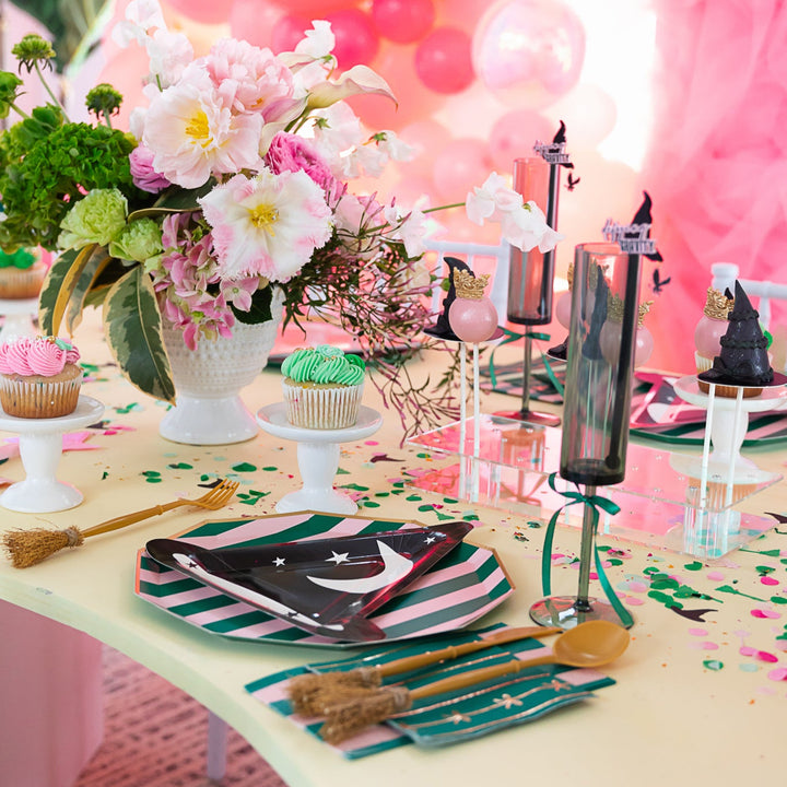PINK & GREEN SIGNATURE CABANA STRIPE LARGE PLATES Bonjour Fete Plates PINK & GREEN SIGNATURE CABANA STRIPE LARGE PLATES Bonjour Fete - Party Supplies