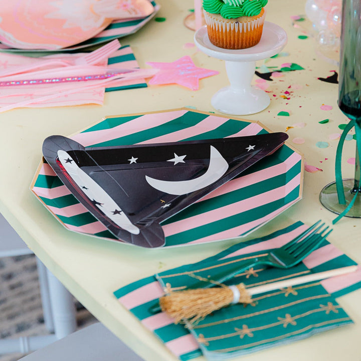 WITCHES HAT PLATES My Mind’s Eye 0 Faire WITCHES HAT PLATES Bonjour Fete - Party Supplies
