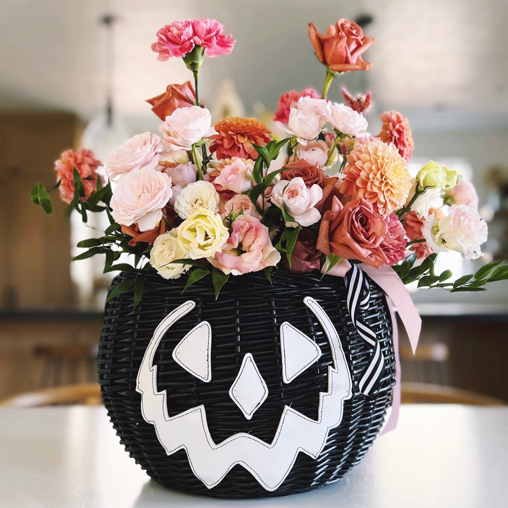 BLACK JACK-O-LANTERN PICNIC BASKET Bonjour Fete Bonjour Fete - Party Supplies