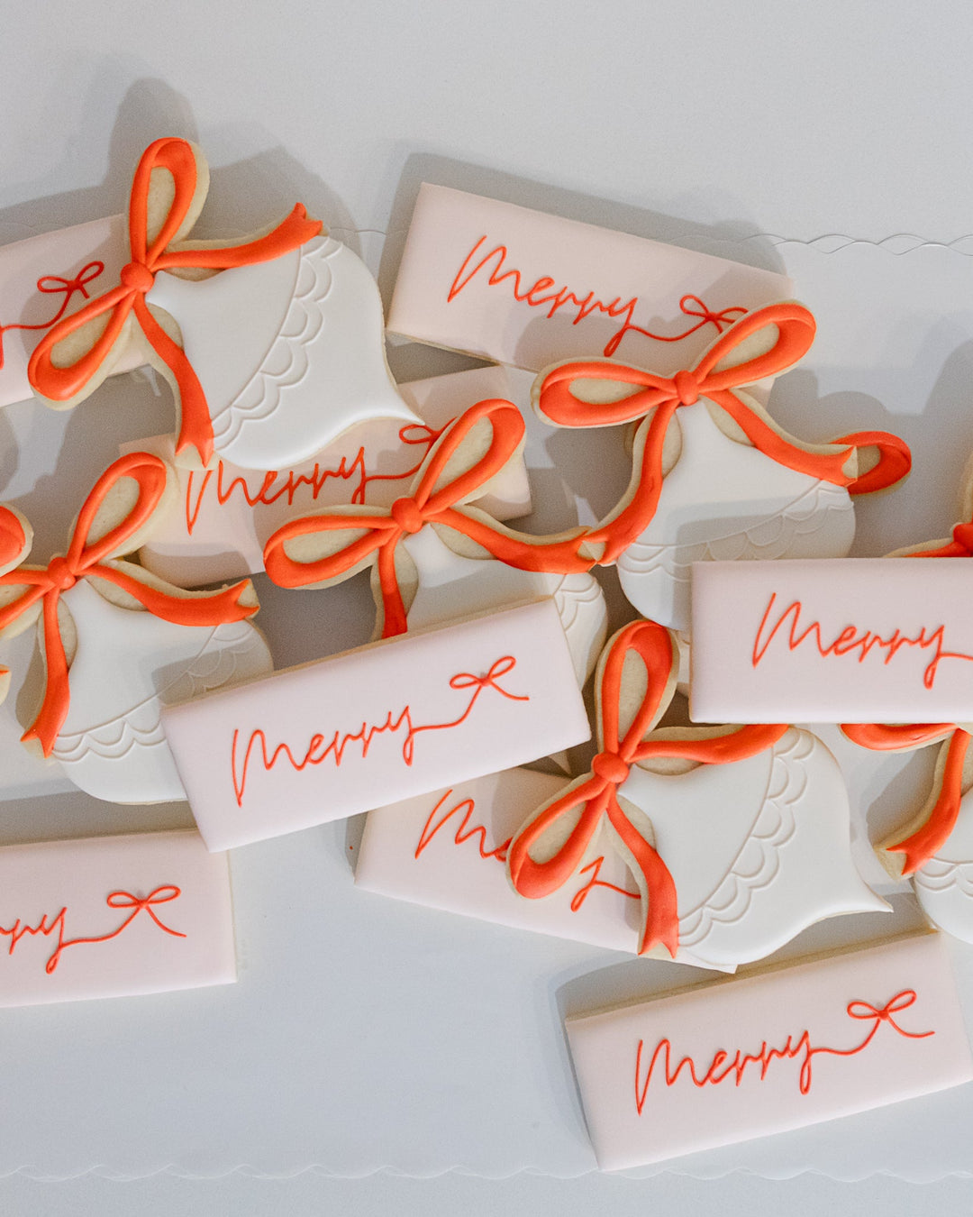 Bow decorated Christmas cookie ideas