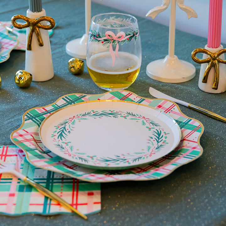 CHRISTMAS WREATH DESSERT PLATES Bonjour Fete Plates CHRISTMAS WREATH DESSERT PLATES Bonjour Fete - Party Supplies