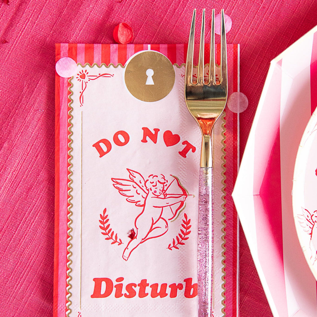 CUPID'S CRUSH DO NOT DISTURB GUEST TOWELS Bonjour Fete Napkins CUPID'S CRUSH DO NOT DISTURB GUEST TOWELS Bonjour Fete - Party Supplies