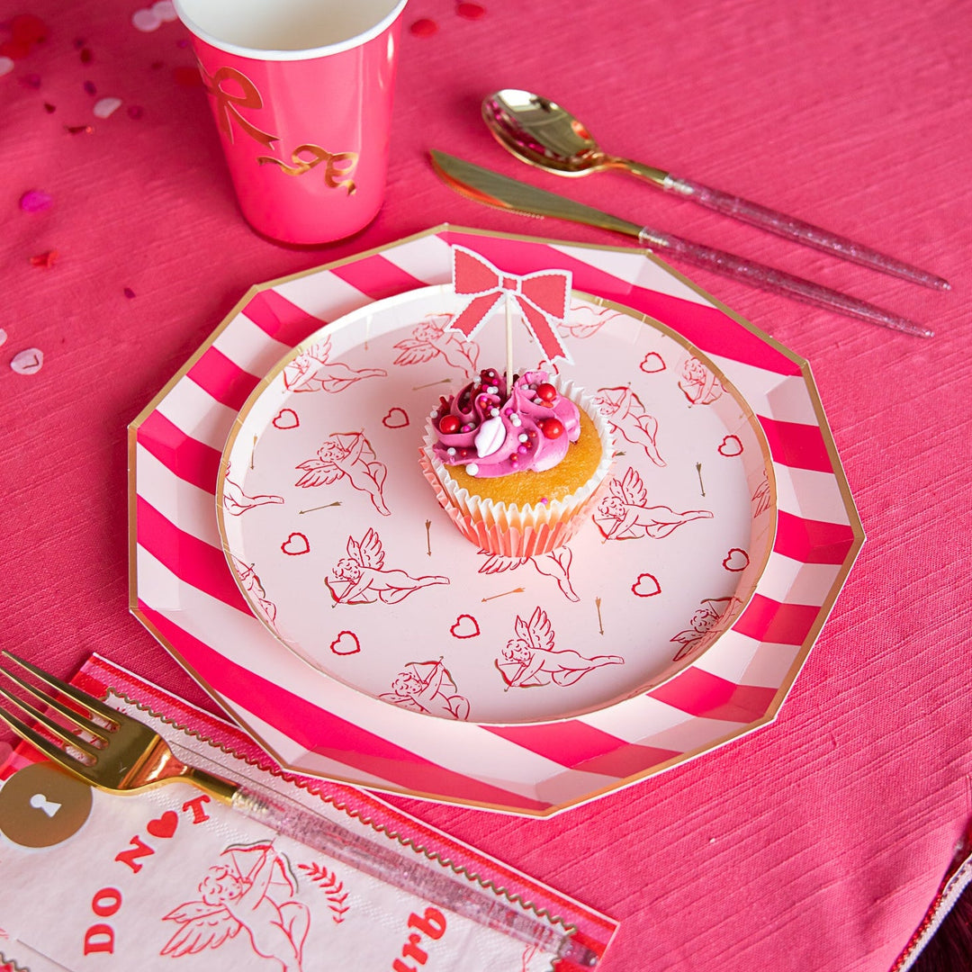 CUPID'S CRUSH PINK SMALL PLATES Bonjour Fete Plates CUPID'S CRUSH PINK SMALL PLATES Bonjour Fete - Party Supplies