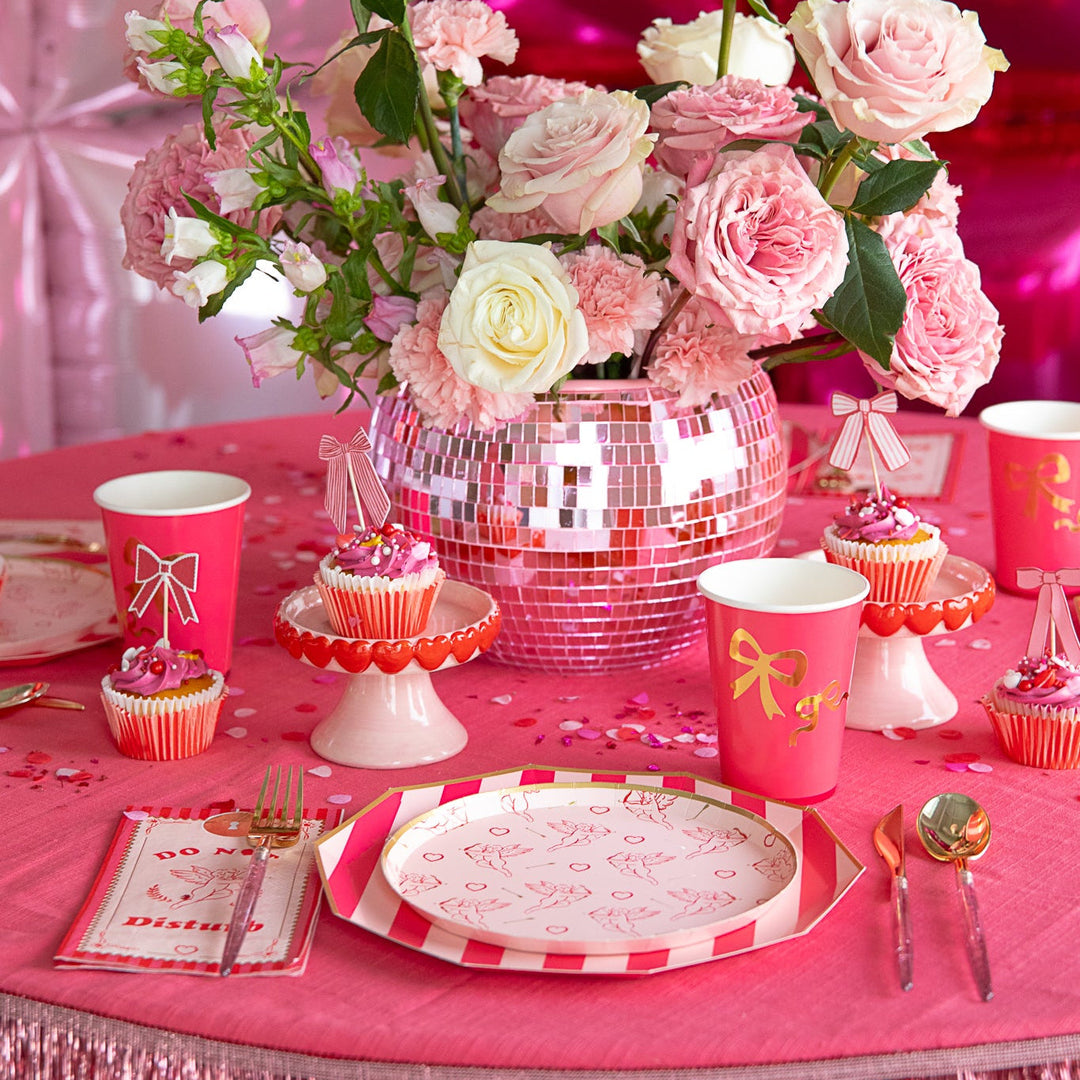 LIGHT & HAUTE PINK SIGNATURE CABANA STRIPE LARGE PLATES Bonjour Fete Plates LIGHT & HAUTE PINK SIGNATURE CABANA STRIPE LARGE PLATES Bonjour Fete - Party Supplies