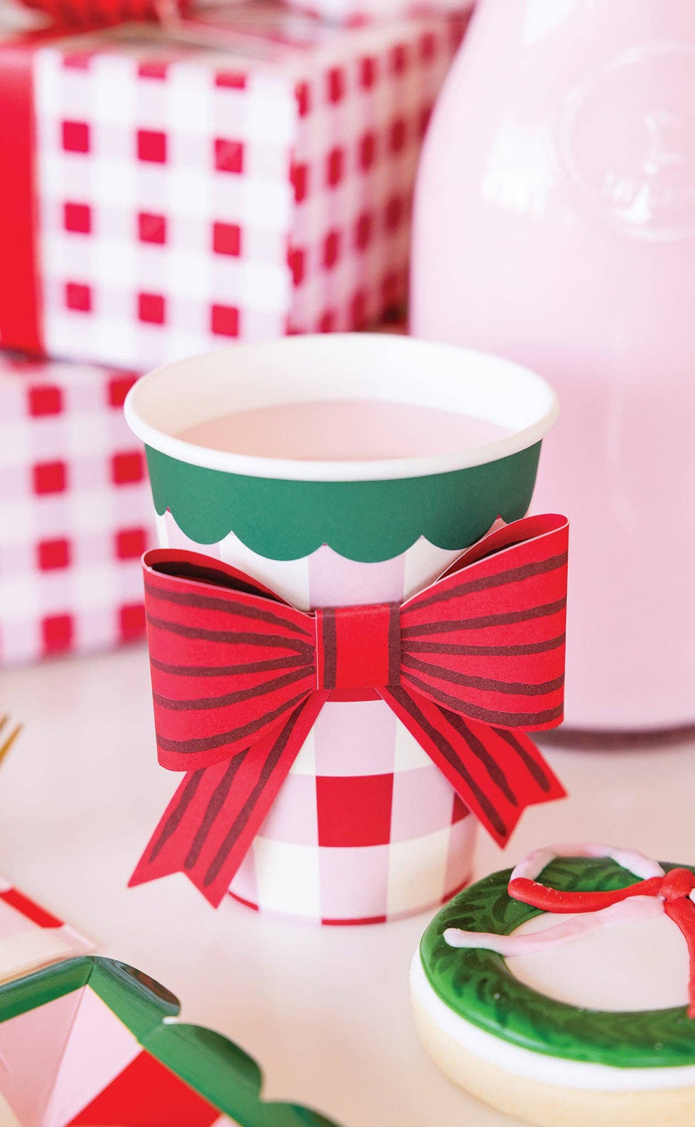 SUG1210 - Plaid Cup with Bow My Mind’s Eye SUG1210 - Plaid Cup with Bow Bonjour Fete - Party Supplies